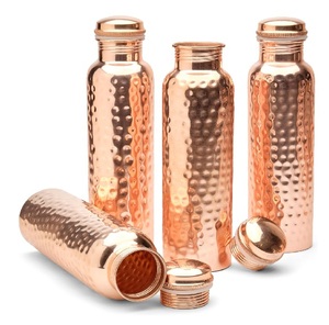 Bouteille d'eau en cuivre martelé Glytterati Advanced Mixology 34 oz/1000 ml, lot de 4, bouteille en cuivre pur pour l'eau potable - Product Image 1