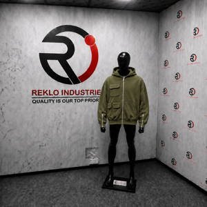 Sudadera con capucha moderna verde oversize con cremallera y bolsillos utilitarios para uso diario y estilo urbano, corte regular. - Product Image 3