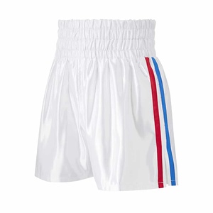 Shorts de boxe personnalisés avec logo, légers, en satin, pour l'entraînement et la gym, fabriqués par un fabricant de vêtements de sport. - Product Image 5