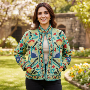 เสื้อแจ็คเก็ตสั้นสีเขียวอ่อนสไตล์วินเทจปักลายซูซานี ทำมือ ผ้าวาฟเฟิล เหมาะสำหรับใส่ในฤดูหนาว  ไซส์เดียว ใส่ไปงานปาร์ตี้ได้ - Product Image 1