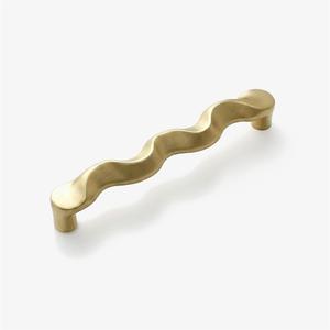 Tiradores de Latón Macizo Ondulados para Muebles, Diseño Moderno en Forma de S, Herrajes Únicos para Cajones de Cocina - Product Image 1