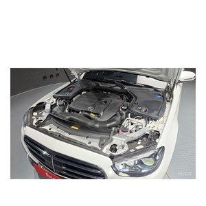 Mercedes-Benz E350 4MATIC Exclusive Clase E 2023 con Volante a la Izquierda, Caja de Cambios Automática, Asientos de Cuero, Cámara Trasera, 42,537 km - Product Image 6