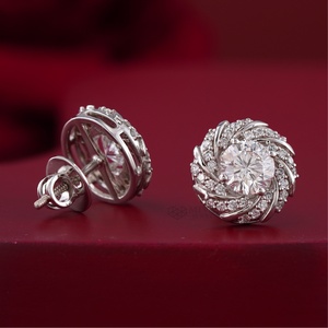 Pendientes de Diamantes Cultivados en Laboratorio con Halo de Flores en Oro Blanco de 1.90 CT, 14K VVS1, Forma de Tornillo, Buen Corte, para Boda/Fiesta - Product Image 4