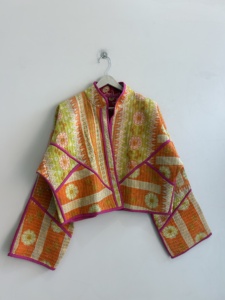 Kantha Vintage <b>Patchwork</b> Embroidered Spandex/Cotton Women's Full Sleeve Reversible Jacket with Contrast Color Design for Autumn - Product Image 6