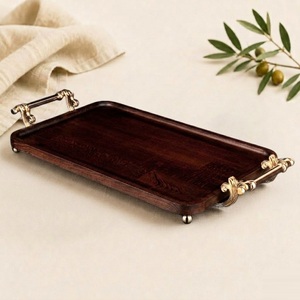 Plateau de service rectangulaire en bois massif de luxe avec poignées en métal doré antique, organiseur décoratif pour table basse, pour la maison et la vaisselle. - Product Image 4