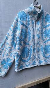 เสื้อคลุมคาร์ดิแกนผ้าลินินผสมฝ้ายปักลายดอกไม้สีน้ำเงินทรงหลวมแขนยาวสไตล์ลำลองสำหรับฤดูใบไม้ผลิ  งานปักแบบซูซานี - Product Image 4