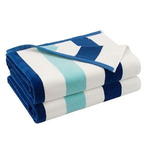 Serviette de plage rayée de luxe pour hôtel, avec logo imprimé – Offre spéciale - Product Image 1