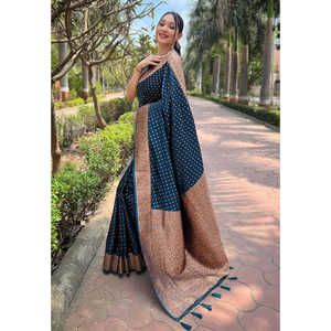 Sari en soie Katan Banarasi bleu foncé Elite Weaves, tissé avec des fils Zari, sari indien traditionnel pour femmes - Product Image 3