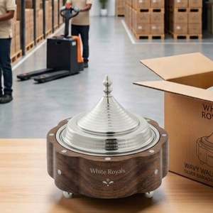 Olla Térmica de Lujo Royal Khaleeji, Base de Madera Natural Hecha a Mano con Incrustaciones de Madreperla y Tapa de Tajín de Acero Inoxidable - Product Image 6