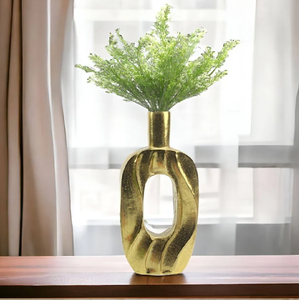 Jarrón grande de latón martillado para suelo. Decoración interior metálica dorada de primera calidad. Disponible a precios de mayorista. - Product Image 3