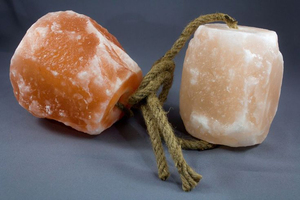 Sal Rosa del Himalaya Natural de Alta Calidad para Animales, Forma Natural, Premium, con Cuerda para Colgar, para la Digestión de Ganado y Perros, Demaro - Product Image 4
