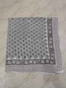 Pareo de Algodón de Lujo Estampado a Mano |   Pareo Ligero para la Playa |   Obra Maestra en Ropa Sostenible para Vacaciones para Mujer - Product Image 3