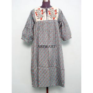 Robe d'été moderne en coton tricoté pour femme, coupe trapèze, col en V, bretelles ajustables à pompons, confortable, respirante, imprimé floral, naturel - Product Image 1