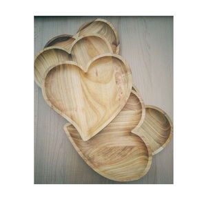 Plateau de service en bois gravé, artisanal, moderne et luxueux - Écologique et durable pour fruits, collations, pain, fromages, desserts, apéritifs - Product Image 6