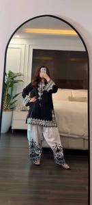 Nouvelle collection de créateurs en soie crêpe naturelle : ensemble salwar Top-Farshi avec dupatta, entièrement cousu et prêt à porter - Product Image 4