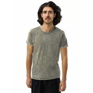 Camiseta con lavado ácido y diseños vintage únicos, tela suave de primera calidad, corte holgado, ideal para un estilo urbano. - Product Image 5