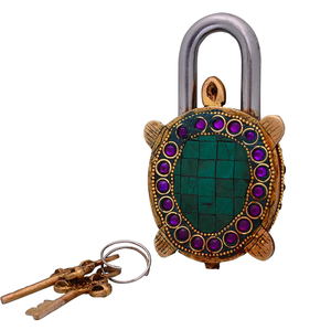 Candado de Latón Hecho a Mano con Diseño de Tortuga, Esmalte Rojo y Gema Verde, Candado Decorativo con Forma de Animal para el Hogar - Product Image 5