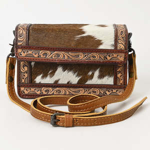 Bolso Bandolera de Cuero Marrón Estilo Western para Mujer, con Grabado Floral en Relieve - Product Image 1