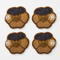 Sous-verres rustiques en forme de pomme de pin et perles, lot de 4, marron, avec branche de pin, pour boissons et mugs, idéal pour la décoration de table de salle à manger en automne et en hiver, style cabane.