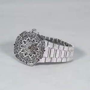 AMBER JEWELS นาฬิกาข้อมือหรูหราสำหรับทุกเพศ สีเหลือง/ทองคำขาว ทรงสี่เหลี่ยม ควอตซ์ นาฬิกาดำน้ำ นาฬิกาปลุก สายขนาด 20 มม. ตัวล็อคแบบพับได้ เข็มเรืองแสง - Product Image 1