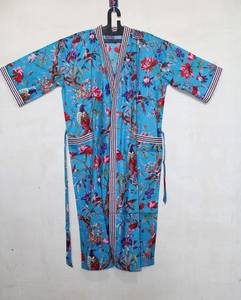 Bata Kimono de Algodón Suave y Transpirable con Estampado Digital de Dibujos Animados para Mujer, Camisón de Verano Hecho a Mano con Cuello en V y Elástico, de Naaz Textile - Product Image 1