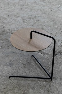 Table basse ronde en laiton moderne faite à la main avec structure métallique durable, design minimaliste pour salon, couleur turquoise - Product Image 5