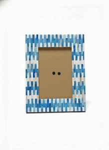 ZONE ARTISANAUTE HCZ-100 Cadre photo de table 4x6 vertical élégant, fait main, imprimé UV 1 couleur, avec incrustation de os et design tressé perlé - Product Image 2