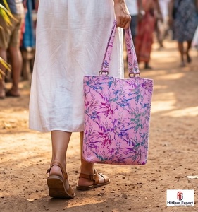 Tela de Terciopelo Estampada al por Mayor con Diseño de Lámina para Fabricantes de Ropa, Marcas de Moda, Producción de Prendas Personalizadas - Product Image 4