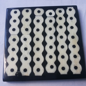 Posavasos con incrustaciones de resina que brillan en la oscuridad con pigmentos fluorescentes Decoración nocturna única Decoración de mesa y accesorios Esteras y almohadillas - Product Image 3