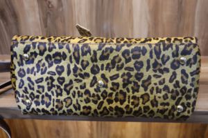 Sac à main en cuir de vachette fait main pour femme, double poignée, fourrure naturelle, style décontracté, idéal pour le shopping – Nouvelle collection très prisée - Product Image 4