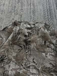เสื้อสเวตเชิ้ตผู้ชายลายพรางต้นไม้คุณภาพสูงแบบกำหนดเอง ขายส่งเสื้อสเวตเชิ้ตคอกลมผ้าฟลีซหนานุ่ม - Product Image 2