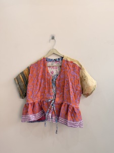 Lote surtido de blusas tribales vintage Kantha hechas a mano para mujer, estilo hippie. - Product Image 2