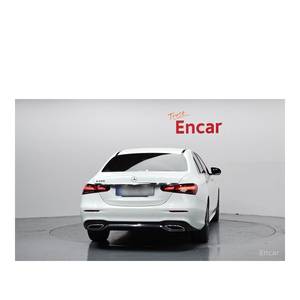 Mercedes-Benz Clase E E250 AMG Line Mayo 2022 32.912 km Emisión Euro V Caja de Cambios Automática Asientos de Cuero Volante a la Izquierda Cámara Trasera - Product Image 4