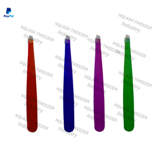 Pince à épiler professionnelle pour sourcils, design cœur, pointe inclinée, en acier inoxydable, pour la création de vos propres formes - Product Image 3