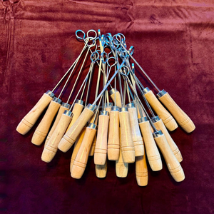 Utensilio de Cocina Moderno para Mezclar, Mango de Metal Plateado de Alta Calidad, Color Personalizado, Gancho Mezclador Manual Ecológico - Product Image 3