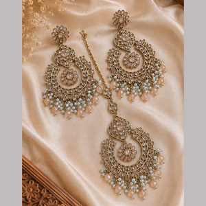 Pendientes colgantes JeweleMarket chapados en oro con cuentas de cristal y Maang Tikka para fiestas, compromisos y aniversarios - Estilo étnico - Product Image 4