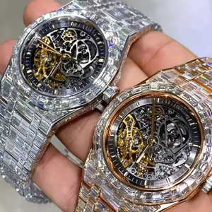 Montre analogique à quartz élégante pour homme avec diamant Moissanite, style de luxe pour soirée, mode moderne et raffinée - Product Image 3