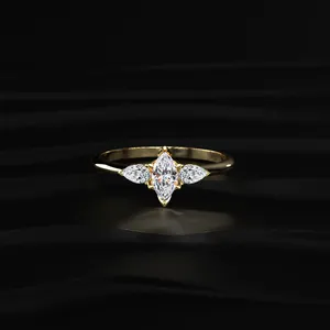 Bague en diamant marquise de qualité supérieure avec pierres latérales en forme de poire, bague en or blanc, clarté VS, acheter directement auprès d'un fournisseur indien - Product Image 1