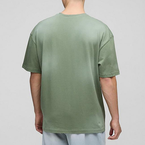 Camiseta Hip Hop Negra Oversize con Efecto Desgastado OEM/ODM Personalizada para Hombre, Hombros Caídos, Tejido Pesado 100% Algodón Transpirable y Cómodo - Product Image 4
