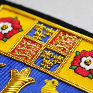 Insignias de Alta Calidad Disponibles en Grandes Cantidades, Parches Profesionales Hechos a Medida, Insignias Bordadas y Parches de Tallas Grandes - Product Image 4