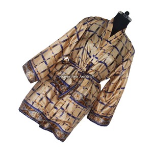 KS011 Kimono vintage de seda tipo sari para mujer, hermosa bata hecha a mano con bolsillos y cinturón, diseño navideño - Product Image 2
