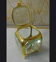 Boîte à bijoux artisanale en laiton vintage avec verre biseauté |   Organisateur de souvenirs décoratif en filigrane doré antique |   Boîte-cadeau de luxe