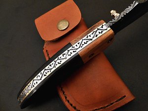 Couteau de chasse pliant artisanal en acier Damas forgé de qualité supérieure avec étui en cuir, couteau de camping de poche, cadeau pour homme - Product Image 3