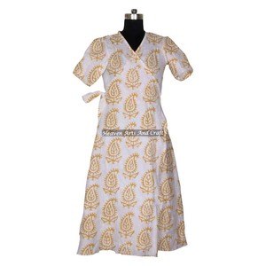 เสื้อคลุมอาบน้ำผ้าฝ้ายแท้พิมพ์ลายบล็อกทำจาก Jaipur สำหรับใส่ในฤดูร้อน - Product Image 3