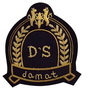 Parche de lujo personalizado bordado a mano con hilo de oro cosido, de tela de fieltro ecológica, insignia para chaqueta, superventas OEM - Product Image 2