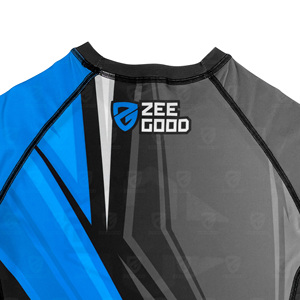Achetez des rashguards à manches courtes personnalisés avec logo, haute performance, pour hommes et femmes, pour l'entraînement BJJ MMA. - Product Image 4