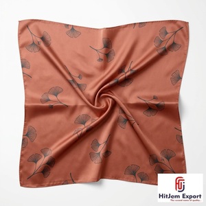 Pañuelo Corto Estampado Premium, Diseño Personalizado, Marca Blanca, Fabricante Textil OEM ODM, Venta al Por Mayor - Product Image 4