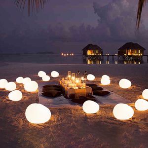 Lampada LED da Giardino a Forma di Ciottolo, Alimentata a Energia Solare - Product Image 2