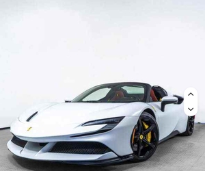 Voiture de sport hybride convertible haute performance SF90 Spider 2024 d'occasion, classe supercar premium - Product Image 1