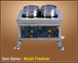 Caja de recuerdo de latón chapado en oro, hecha a mano, con diseño grabado, detalles tallados, estilo antiguo, Delhi - Product Image 5